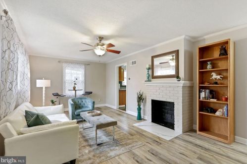 6642 Barrett Rd, Falls Church, VA 22042-4228