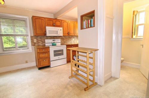 12 Harvey Rd, Windsor, CT 06095-3307