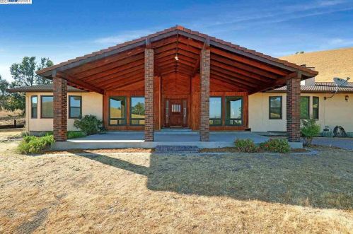 9001 Doubletree Ln, Livermore, CA 94551-9421