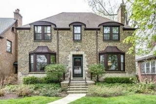 2110 Pioneer Rd, Evanston, IL 60201-2515