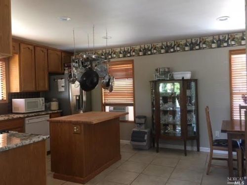 26621 Hawk Dr, Willits, CA 95490-9595