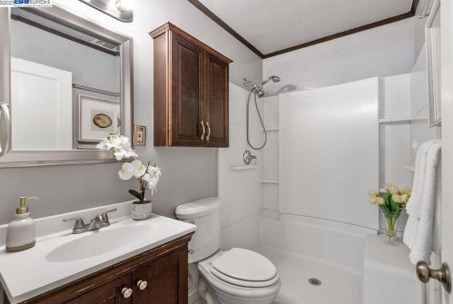 1381 Marybelle Ave, San Leandro CA 94577-2319 exterior