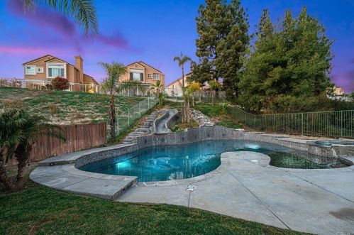 2121 Chateau Ct, Chula Vista CA  91913-3161 exterior