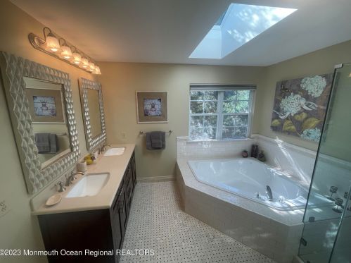107 Persimmon Ln, Holmdel Village, NJ 07733-2769