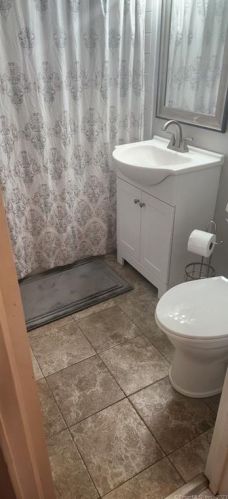 1 Sigwin Dr, Wallingford CT  06492-4842 exterior