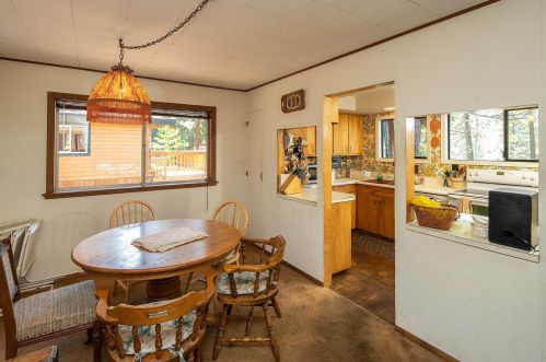 14562 Donner Ave, Truckee CA  96161-3635 exterior
