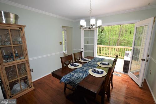 6100 Heron Pond Ct, Springfield VA  22015-3738 exterior