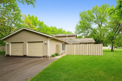 1048 Carmel Ct, Saint Paul MN  55126-5879 exterior
