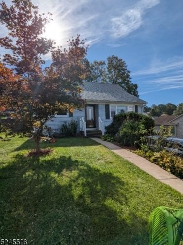 15 3rd St, Dover, NJ 07801-5344