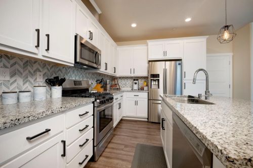 4526 Ocean Ln, Elk Grove, CA 95757