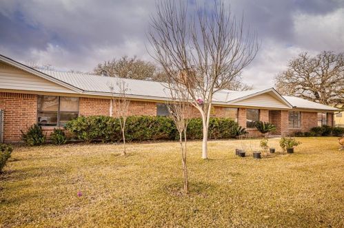 1049 Stephen F Austin Blvd, Dime Box, TX 77853-5366