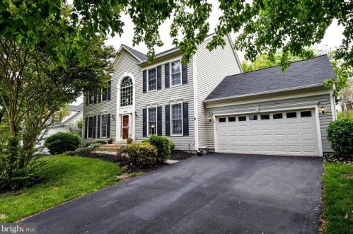16049 Hayes Ln, Woodbridge, VA 22191-4540