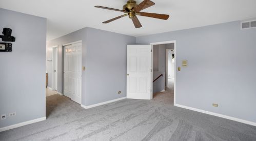 841 Tamarac Dr, Carol Stream IL  60188-4427 exterior