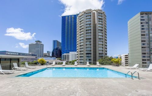 747 Amana St, Honolulu HI  96814-5115 exterior