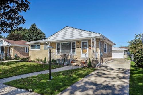 7110 Monroe St, Niles IL  60714-3044 exterior