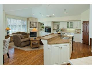 228 Waycliffe Dr, Orono MN  55391-1389 exterior