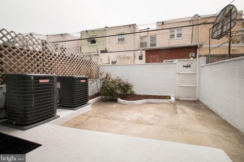 2437 13 St, Philadelphia PA  19107-5615 exterior