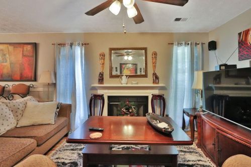 738 Windchase Ln, Stone Mountain, GA 30083-6328