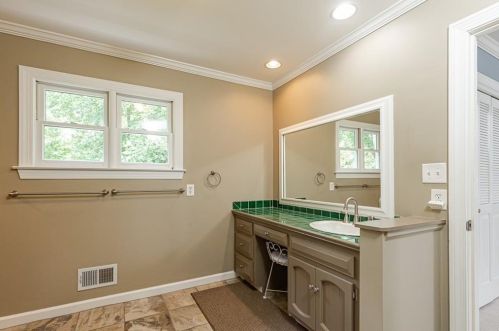 675 Fair Oaks Mnr, Atlanta GA  30327-4364 exterior