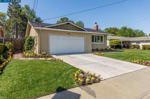 2572 Prestwick Ave, Concord, CA 94519-1633