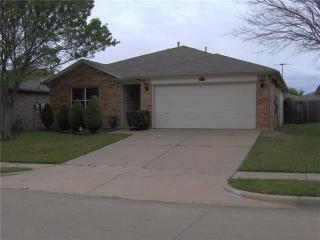 8324 Horse Whisper Ln, Fort Worth TX  76131-5342 exterior