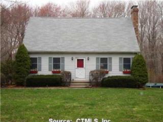 390 Forsyth Rd, Colchester CT  06420-4018 exterior