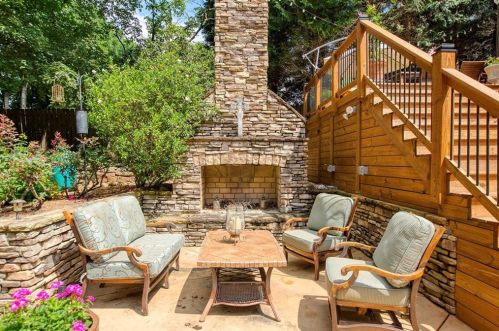 4734 Dudley Ln, Atlanta GA  30327-3330 exterior
