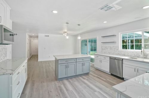 6337 Westview Dr, Riverside CA  92506-5325 exterior