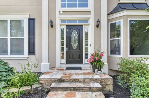 529 Emerald Lake Ln, Buford, GA 30518-5600