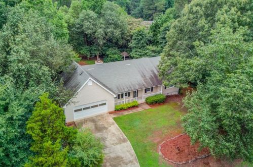 384 Blackberry Cir, Auburn, GA 30011-2812
