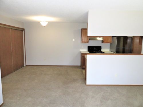 5978 Fernwood St, Saint Paul MN  55126-8462 exterior