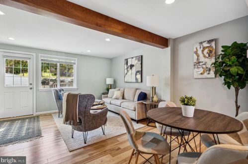 8335 Brookvale Ct, Springfield, VA 22153-3838