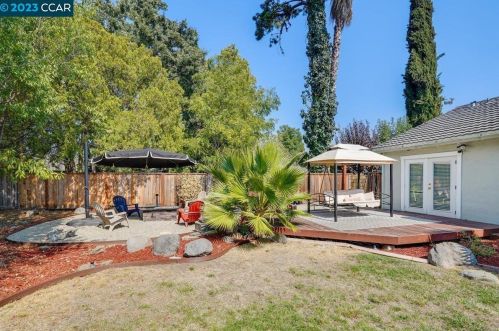 2735 Calpine Pl, Concord CA  94518-2610 exterior