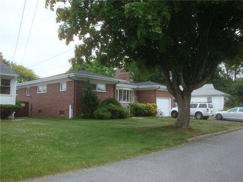 1 Flanders St, Providence, RI 02919-3743