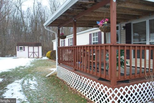 38 Hathaway Dr, Carlisle PA 17015-8892 exterior