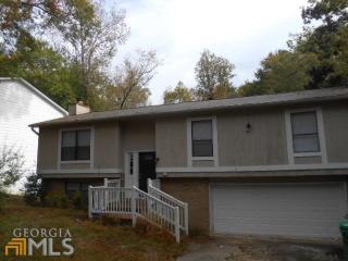 7030 Smoke Ridge Dr, Fairburn, GA 30213-3132