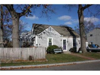 4 Myra Ave, East Providence, RI 02915-4812