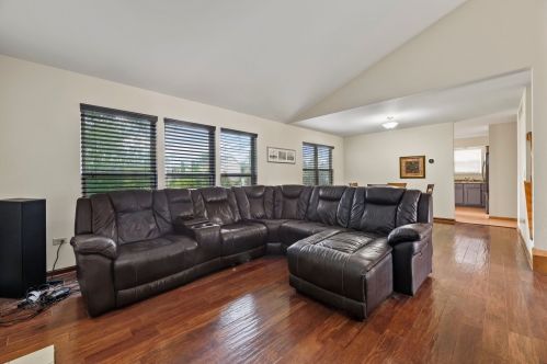 13143 Golden Meadow Dr, Plainfield, IL 60585-8725