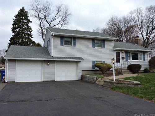 61 Pine Knob Dr, Wapping, CT 06074-2330