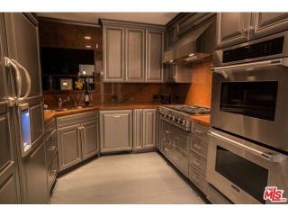 1733 Sunset Plaza Dr, Los Angeles CA  90069-1311 exterior