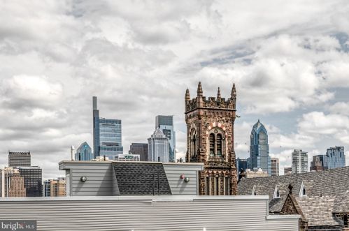 2101 Carpenter St, Philadelphia PA  19146-2515 exterior