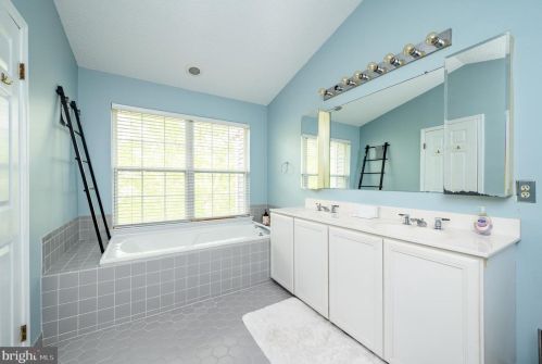 80 Shrewsbury Pl, Princeton NJ  08540-0063 exterior