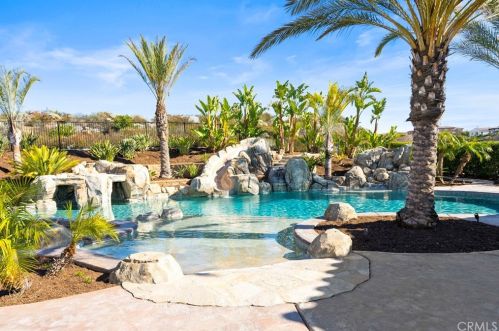 7756 Kingdom Dr, Riverside CA  92506 exterior