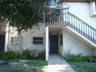 6609 Caro St, Paramount, CA 90723-4755