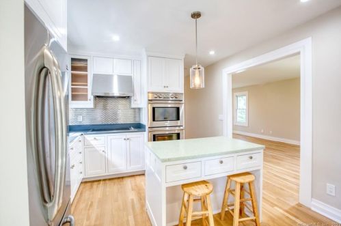 53 Mead Ave, Greenwich CT  06830-6812 exterior