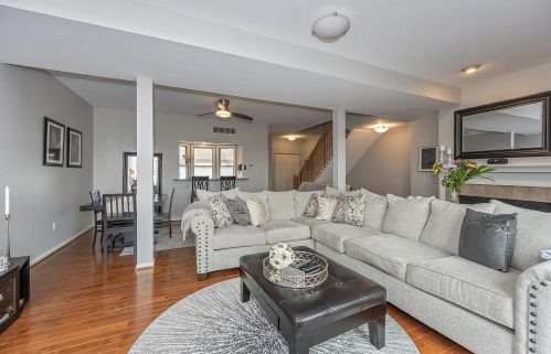 231 Hastings St, Cincinnati OH 45219-1420 exterior