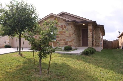 328 Nottingham Loop, Uhland TX  78640-2501 exterior