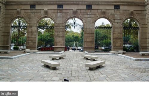 230 21st St, Philadelphia, PA 19103-1001