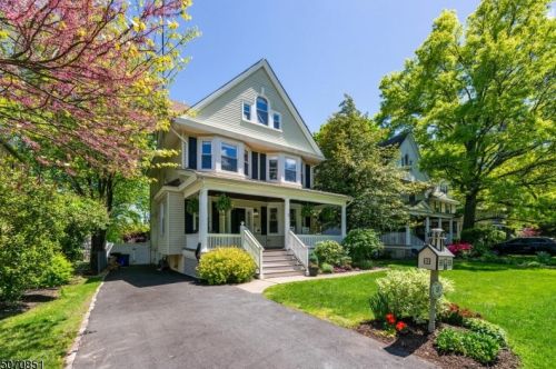 13 Pleasant Ave, Montclair, NJ 07042-3111