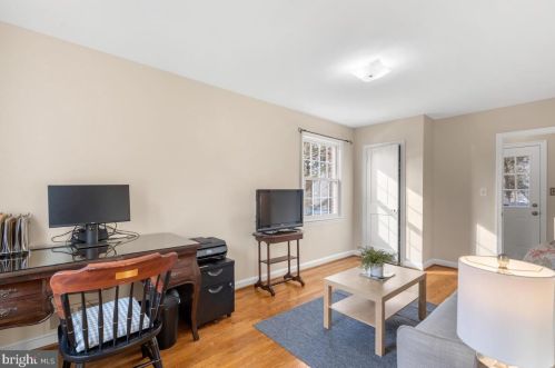 1626 Oakview Dr, Silver Spring MD 20903-2243 exterior